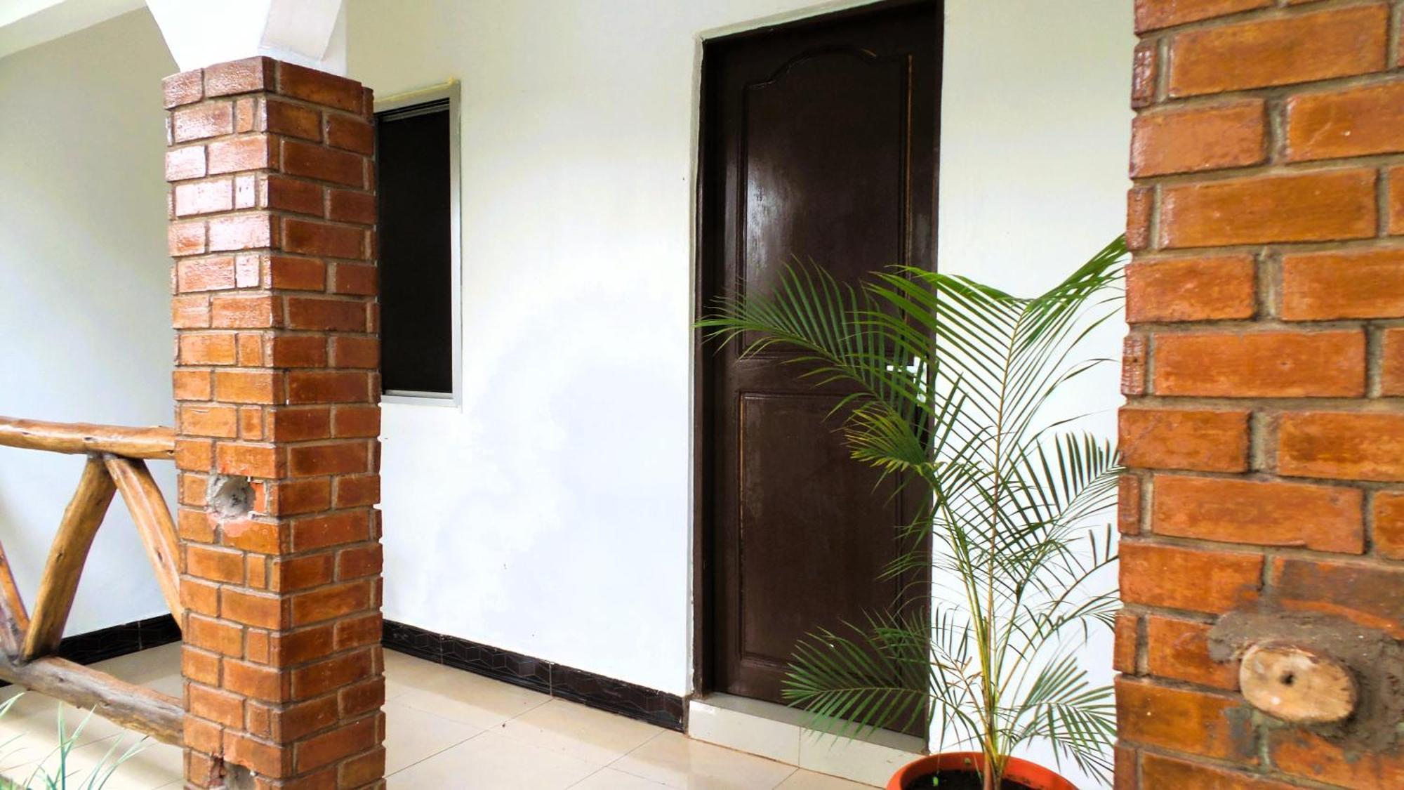 Home Feeling Neneu Lodge Moshi Esterno foto